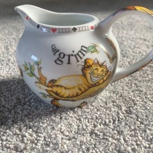Alice in Wonderland Cheshire Cat Creamer